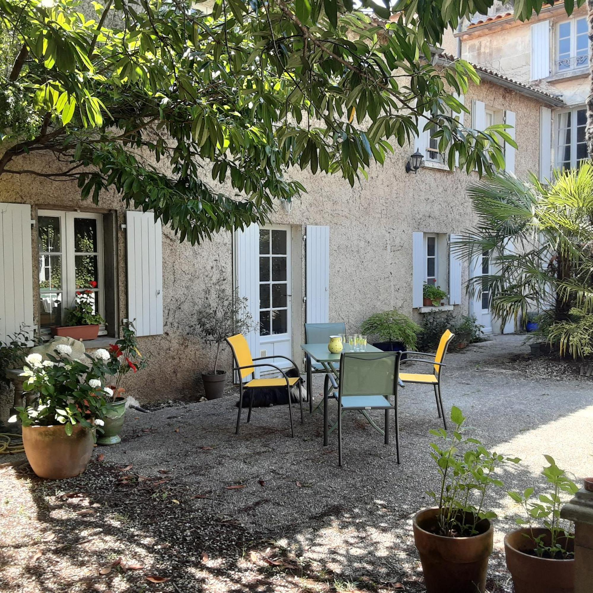 Annexe Du Pont De La Charente * Chateauneuf-sur-Charente